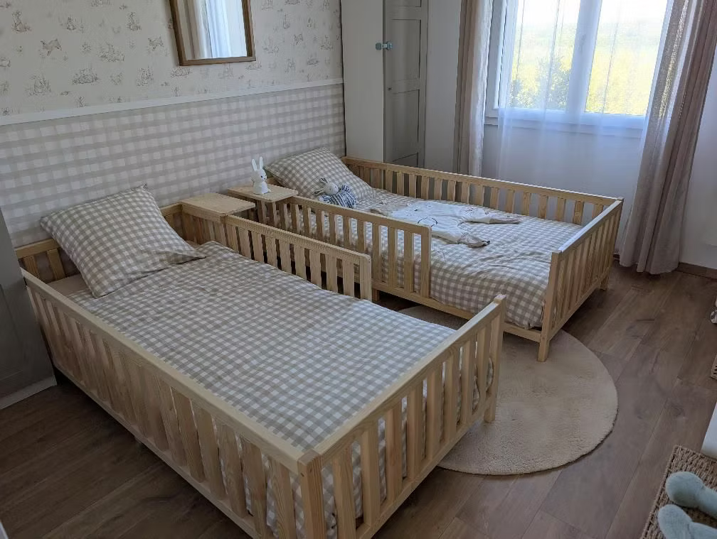 Mon enfant refuse de dormir seul : que faire ? (et comment l’aider en douceur)