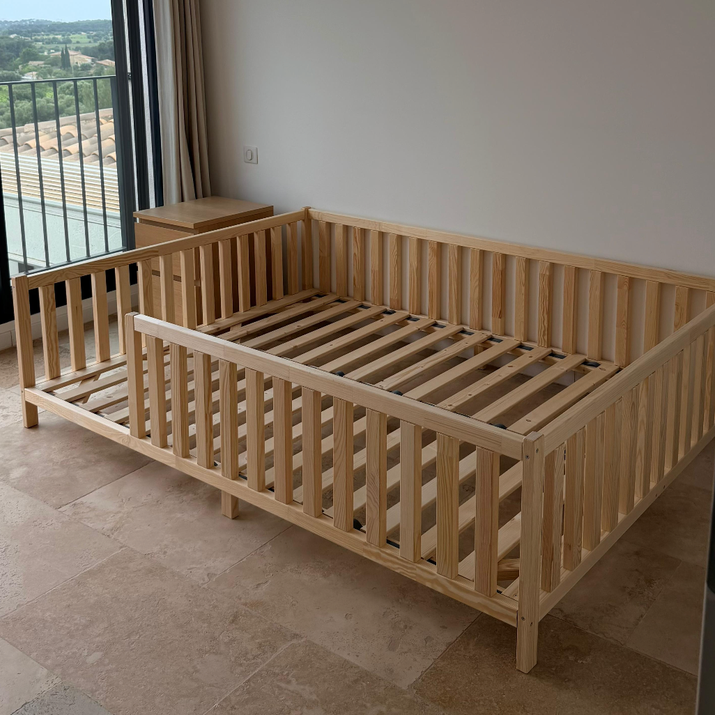 Lit au sol Housswood taille 140x190cm